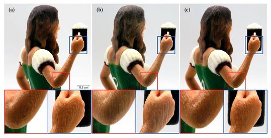 Treppenstufenartefakte – wie in Bild (a) sichtbar – stören nicht nur optisch, sondern können auch für den Druck nachteilig sein. Bestehende Techniken zur Minimierung von Quantisierungsfehlern vermeiden diese nur teilweise (b). Die neue Shape Dithering Methode (c) hingegen entfernt Treppenstufenartefakte vollständig. (Bild:  Fraunhofer IGD)