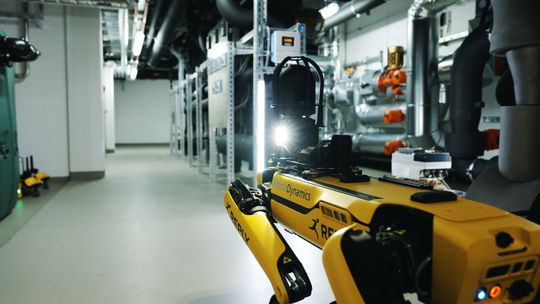 (Mobile Roboter können zum Beispiel für das Gebäudeinformationsmanagement und die Anlagenüberwachung eingesetzt werden. (Bild: Reply))