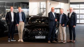 Arbeiten künftig zusammen: Paul Rosier (COO/Direktor Organisation, Rosier-Gruppe), Moritz Arndt (Geschäftsführer Arndt Automobile), Heinrich Rosier (Geschäftsführender Gesellschafter, Rosier-Gruppe), Matthias Arndt (Geschäftsführender Gesellschafter Arndt Automobile) und Reinhard Weber (Direktor Vertrieb, Rosier-Gruppe). (Bild: Arndt)