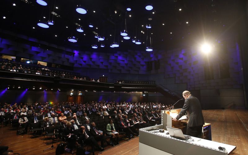 Mehr als 1.300 Wissenschaftler aus Industrie, Hochschulen und Forschungseinrichtungen treffen sich vom 30. September bis zum 2. Oktober in Aachen. Im Mittelpunkt der Veranstaltung steht diesmal die Frage, wie chemische Verfahrenstechnik und Biotechnologie die Zukunft gestalten können. (Bild: Dechema/Mika Volkmann)