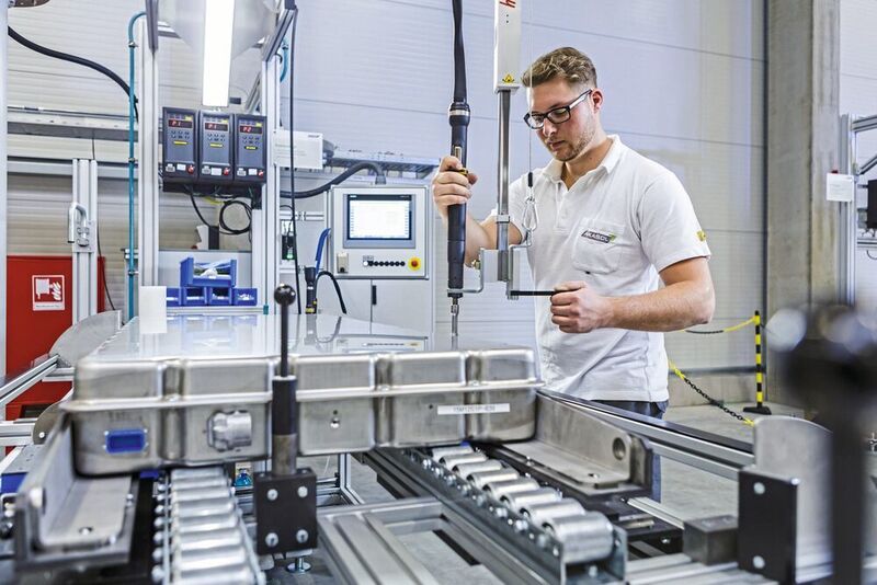 Die Produktion von Akkusystemen bei Akosol in Langen (Akasol - Alexander Heimann )