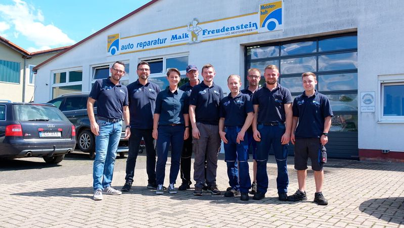 Tolles Team mit tollen Leistungen und einer ebensolchen Reputation: Das beschert Freudenstein Autoreparatur und Handel  2024 einen Platz in den Top 10 des Deutschen Werkstattpreises.(Bild:  Rosenow – VCG)