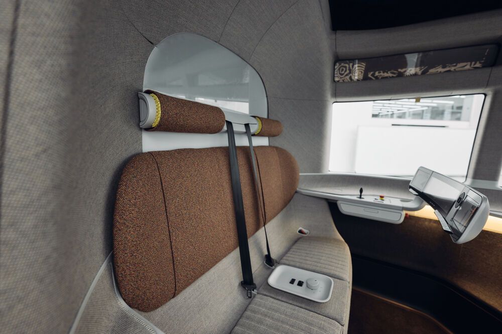 Unity Inside Shuttle Premiere for Autonomous Shuttle