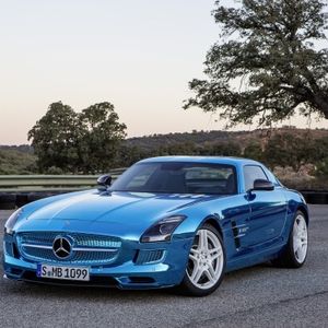 Der Mercedes-Benz SLS AMG Coupé Electric Drive - mit einer Gesamtleistung von 552 kW und einem maximalen Drehmoment von 1000 Nm der stärkste Elektro-Supersportwagen der Welt
