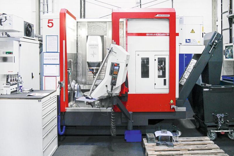 Auf den Acura 65 von Hedelius werden unter anderem Formensegmente und Schneidelemente gefertigt. (Hedelius)