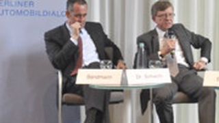 Anthony Bandmann (Volkswagen Bank; li.) und Guido Schacht (Hypo-Vereinsbank) diskutierten über Mittelstandsfinanzierung beim Berliner Automobildialog. (Foto: Zietz)