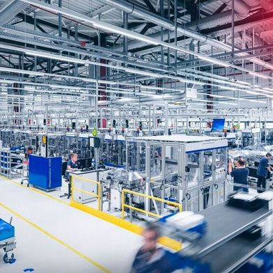 Bosch Rexroth und AMD arbeiten gemeinsam an Software-Defined Automation: ctrlX OS unterstützt nun auch auf AMD Embedded x86-CPUs und adaptive SoCs und verspricht so noch größere Hardware-DesignFlexibilität, nahtlose Skalierbarkeit und eine sichere, modulare Betriebssystem-Grundlage. (Bild: Bosch Rexroth AG)