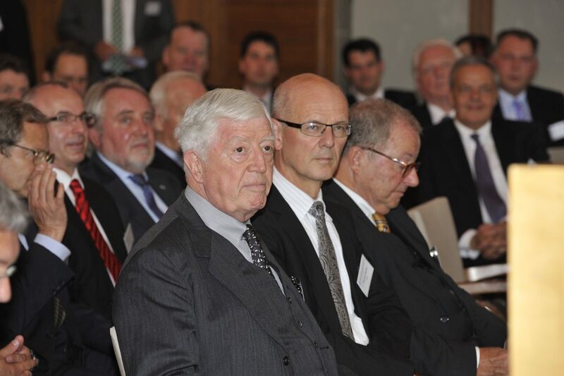 Hochrangige Vertreter aus Politik und Wirtschaft folgten der Einladung zum Parlamentarischen Abend. (Foto: Promotor)