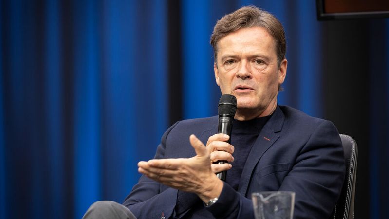 Entwicklungsvorstand Markus Schäfer sieht für Mercedes nur eine Möglichkeit, um dem Wettbewerb in China standzuhalten: eine stärkere lokale Entwicklung als bisher.(Bild:  Mercedes-Benz AG)