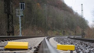 Sensorik für Bahnsysteme: Die Diagnosesysteme von Voestalpine Signaling sorgen dafür, dass der Schienenverkehr sicher und störungsfrei rollt. (© Voestalpine)