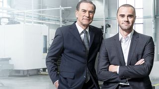 Geschäftsführer Frank Jakob (rechts) und Firmengründer Ludwig Jakob. (Hasselblad H3D)