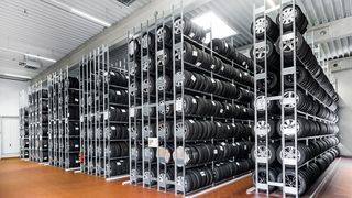 reifenregale-vw-autohaus-osnabru--ck (HaCoBau Hallen und Container Systeme GmbH)