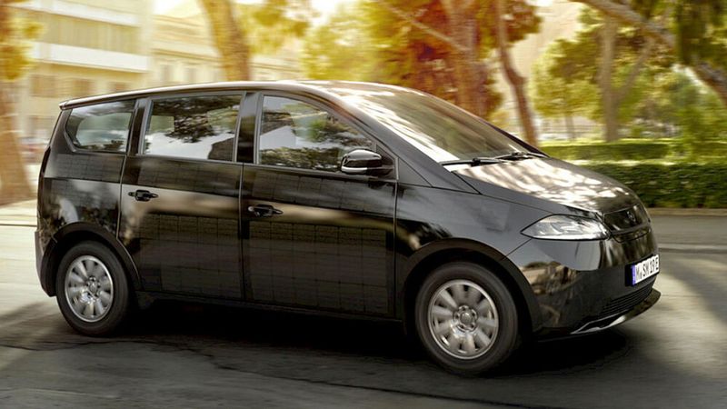 Sono Motors hat das Außendesign des E-Autos Sion vollendet. Die Solarzellen sind nun flächig in die Außenhaut eingearbeitet. (Bild: Sono Motors)