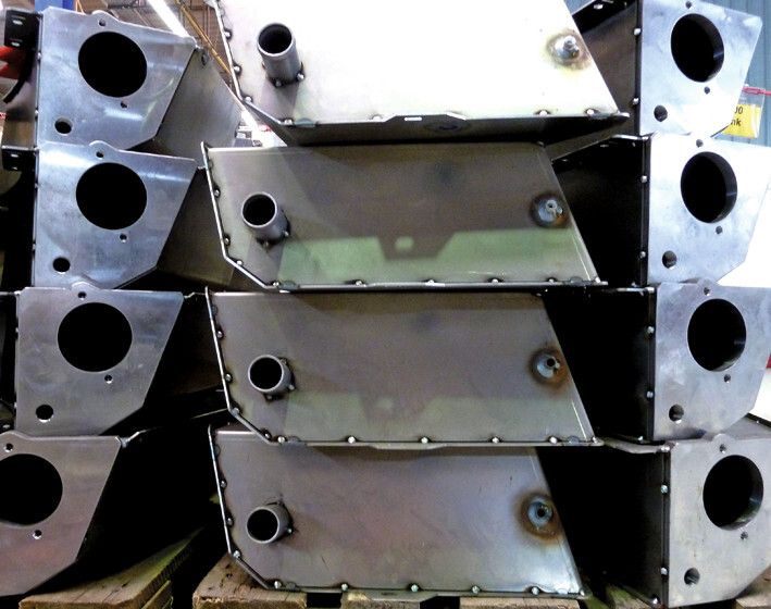 Die Blechverarbeiter bei Terex im Werk Gera-bronn sind für alle Blechkonstruktionen bestens gerüstet. Viele der Fertigprodukte sind komplette Baugruppen und Schweißkonstruktionen. Für die hohe Qualität, die man insbesondere durch die exakten Schweißnähte erkennt, sorgen ausgebildete und zertifizierte Schweißfachleute. (Bild: Kuhn)