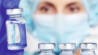 Abb. 1: Die aktuelle Coronavirus-Pandemie zeigt es einmal mehr: Viele Impfstoffe wie auch Laborproben müssen lückenlos gekühlt werden.  (Bild: ©Mikhailov Studio - stock.adobe.com)