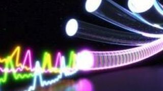 Daten mit der maximalen Symbolrate übertragen: eine einfache Pulsfolge soll helfen, Daten in optischen Glasfasernetzen zu übertragen. (Jmani Caillet / EPFL)