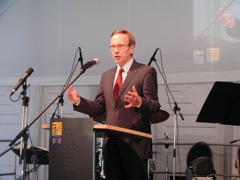 Matthias Wissmann, stellvertretender Vorsitzender des DAT-Verwaltungsrats-Präsidiums: „VDA, VDIK und ZDK sind stolz darauf, dass es nun seit 80 Jahren gelingt die DAT weit über die Grenzen Deutschlands hinaus so erfolgreich zu machen.“ (Archiv: Vogel Business Media)