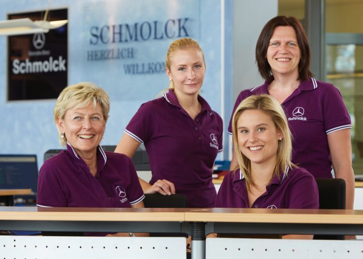 Die Damen an der Info-Theke sind fest in den Vertriebsprozess eingebunden. (Foto: Roland Krieg Fotodesign)