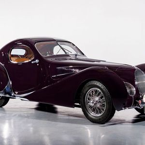 Platz 4: Das 1938 Talbot-Lago T150-C SS Teardrop Coupé wechselte bei einer Auktion für 13,4 Millionen Dollar den Besitzer. Von dem Franzosen entstanden nur 16 Exemplare. (Bild:  Gooding)