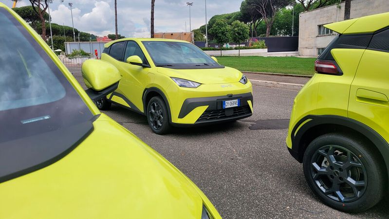 Der BYD Dolphin Surf führte im Februar 2026 die Rangliste der China-Modelle auf dem deutschen Markt an.(Bild:  Wehner - VCG)