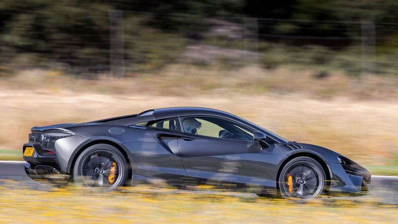 230.500 Euro kostet der Plug-in-Hybrid mindestens. (Bild: McLaren)