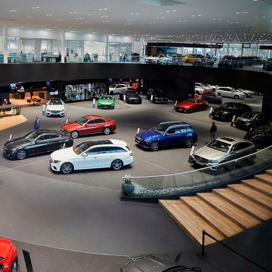 Der Grundpreis fast aller Mercedes-Modelle steigt.(Bild:  Daimler)