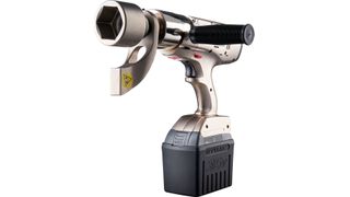 Mit Rückblick auf die ältere Lithium-Series-I handelt es sich bei Series-II nicht um ein reines Facelift, betont Hytorc. Denn die Neuen haben es in sich: die Geräte der Lithium-Series-II verquickten die traditionellen Vorteile von Robustheit, Kraft und Präzision mit modernen, hocheffizienten Features, zu denen etwa die automatische Dokumentation der Verschraubungsdaten und die serienmäßige Bluetooth-Konnektivität zählten.  (T. Junkers / Hytorc)