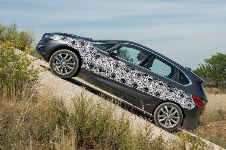 BMW-Kunden müssen sich noch bis Mitte 2016 gedulden, bis der so angetriebene 2er vor der eigenen Tür parken kann. (Foto: BMW)