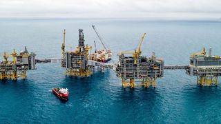 Mit der Aufwertung von über 350.000 Dokumenten zur Offshoreplattform Johan Sverdrup durch Engineering Base startet Equinor die Transformation zu hochdigitalen, zentral verwalteten Lifecycle-Daten.
 (Equinor/ Espen Rønnevik/Øyvind Gravås))