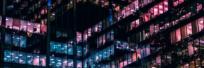 Digitale Geschäftsmodelle bedienen die Herausforderungen, die mit Industrie 4.0 einhergehen. Jedes Unternehmen muss für sich entscheiden, welcher Ansatz der richtige ist.(Bild:  Mike Kononov / Unsplash)