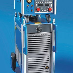 Die Schweßstromquelle Qineo Tronic Pulse eignet sich für die Standard-Lichtbögen, die Pulsprozesse Vari Weld und Speed Weld sowie für die Hochleistungsprozesse Rapid Weld und Tandem Weld.