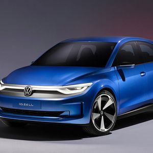 Der VW-Konzern wird ab 2025 endlich günstige E-Fahrzeuge auf den Markt bringen, zunächst den mit Frontmotor und Frontantrieb versehenen ID 2 für unter 25.000 Euro, später wahrscheinlich auch einen ID 1, dessen Zielmarke bei 20.000 Euro liegt.(Bild:  Volkswagen)