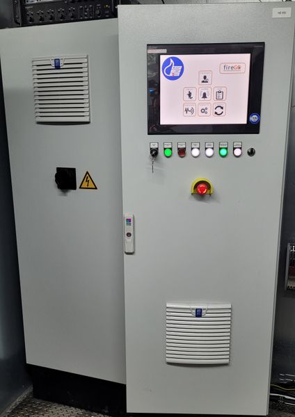 Schaltschrank mit Mitsubishi Electric GOT2000 HIMI (Bild: Fire Go GmbH)