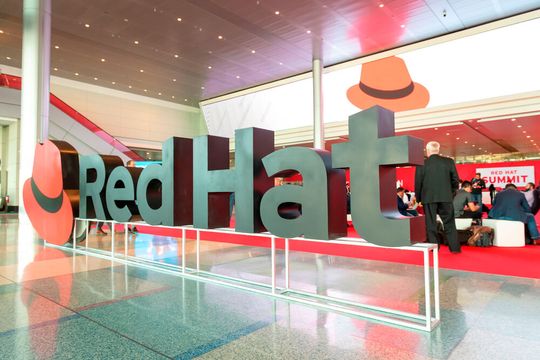 Red Hat und IBM haben eine Lösung für die automatisierte, grossflächige Behebung von Sicherheitslücken eingeführt.(Bild:  Red Hat)