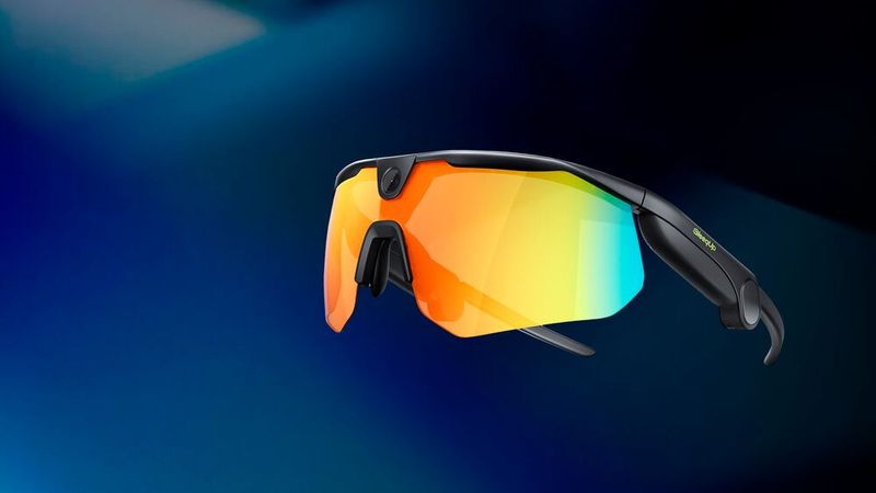 Die KI-gestützte Fahrradbrille mit Kamera Bleeq Up Ranger vereint viele Funktionen in einem Gerät bei einem Gewicht unter 50 g.(Bild:  BleeqUp)
