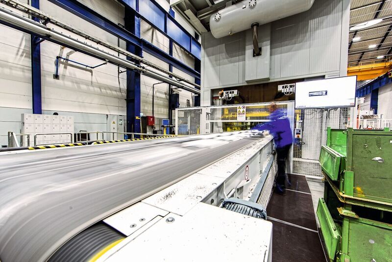 Läpple Automotive setzt im Presswerk in Heilbronn auf moderne Pressentechnik und effiziente Prozesse. (Läpple)