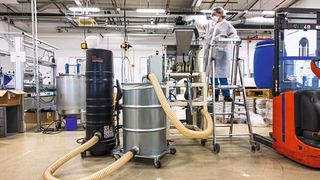 Staub absaugen – am besten direkt an der Entstehungsstelle  (Bild: Ruwac Industriesauger GmbH)
