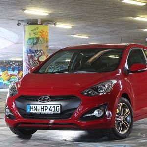 Bei Hyundai rollt jetzt die dreitürige Variante des i30 an den Start.