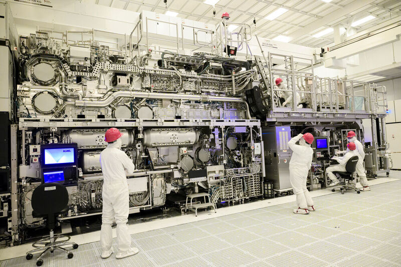 Bei der Maschine handelt es sich um die erste kommerziell genutzte Anlage weltweit. (Bild: Intel Corporation)