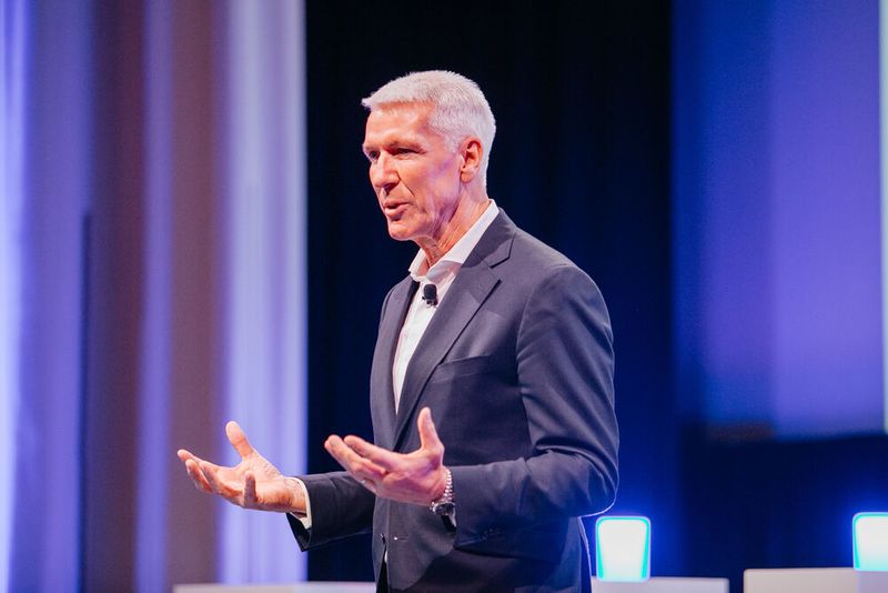 Traditionsgemäß eröffnete Bitkom-Präsident Ralf Wintergerst die Veranstaltung mit einer Einschätzung der aktuellen Gemengelage im Bereich der digitalen Gesundheitsversorgung. (Bild: Verwendung gemaess Vertrag)