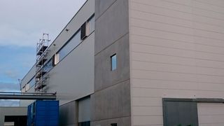 Als Deutschlands größte kundenorientierte Leichtmetallgießerei in Familienbesitz investiert die Firma Handtmann im laufenden und im kommenden Jahr rund 25 Mio. Euro in neue Produktionsgebäude inklusive modernster technischer Maschinenausstattung am Standort Biberach. (Bild: Handtmann)