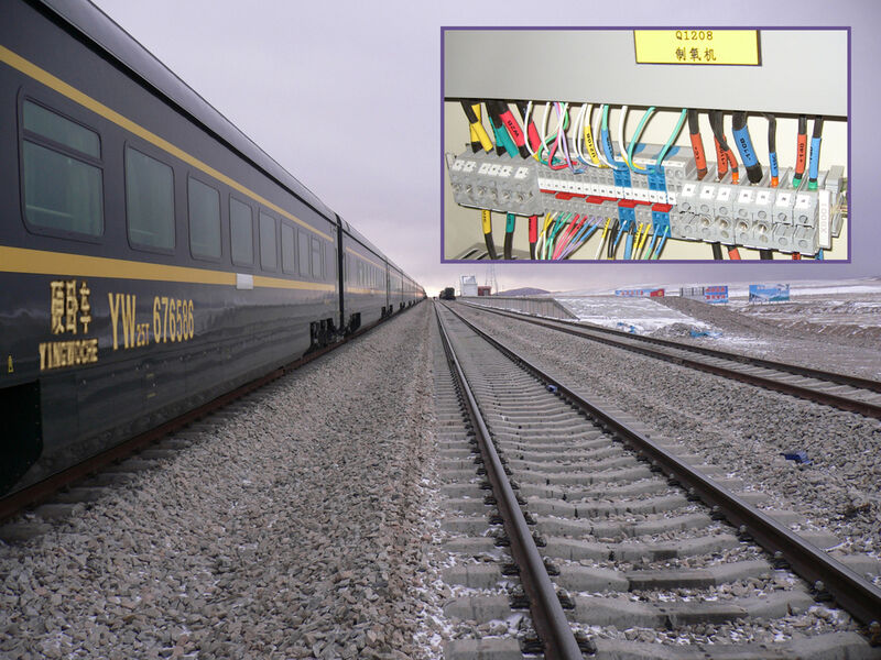 Alle 441 Personenzüge der Qinghai-Tibet-Bahn verkehren mit Reihenklemmen und Überspannungsschutz-Modulen des Blomberger Herstellers. (Archiv: Vogel Business Media)