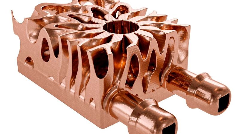 Tritone Technologies hat mit der Mold-Jet-Technologie ein additives Fertigungsverfahren für Metall und Keramik entwickelt. Die pulverfreie AM-Technologie ermöglicht eine Hochdurchsatzproduktion von Metall- und Keramikbauteilen im industriellen Maßstab und mit hoher Geschwindigkeit und überwindet damit bisherige Herausforderungen.(Bild:  Tritone Technologies)