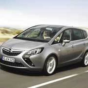 Größer, flexibler und zahlreiche neue Sicherheitsfeatures: Mit dem neuen Zafira Tourer will Opel das Ursprungsmodell des Kompakt-Vans in jeder Hinsicht toppen.