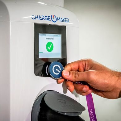 Die Ladeinfrastruktur auf dem eigenen Firmengelände ist die wichtigste Säule im Charging-Konzept vieler Flottenverantwortlicher. (Bild: Chargemaker)