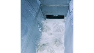 Der Wirbelschichtgranulator ist das Herzstück der Produktionsanlage: Hier wird das flüssige Ammoniumsulfat in ein festes Produkt umgewandelt (Thyssenkrupp Industrial Solutions)