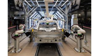 Die Herstellung des BMW iX3 soll in Sachen Nachhaltigkeit so weit wie möglich getrieben werden. Dafür sorgt auch der klimafreundliche Stahl Blueprint recycled von Thyssenkrupp Steel ... (Bild: BMW)