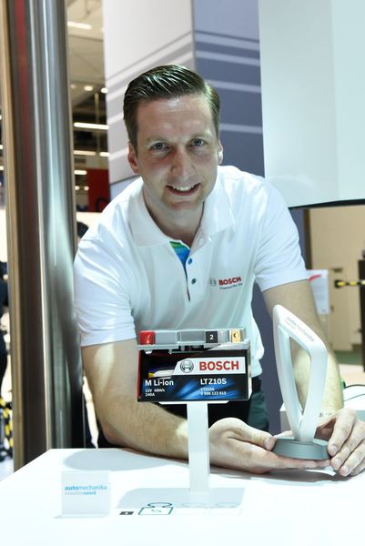Bosch stellte eine wartungsfreie M-Li-Ionen-Batterie für Motorräder vor, die viermal länger halten soll als vergleichbare Blei-Säure-Akkus. (Mack)
