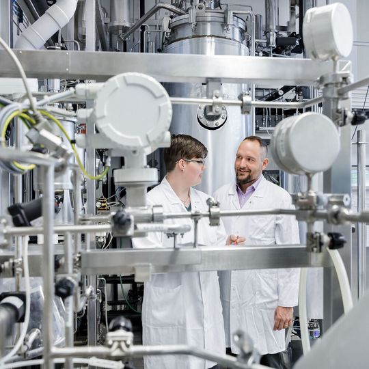 Am Wacker Consortium in München wird seit den 1980er-Jahren Forschung im Bereich Biotechnologie betrieben. Durch den Bau des Biotechnology Centers werden die Forschungskapazitäten in diesem Bereich erweitert. Am Wacker Consortium in München wird seit den 1980er-Jahren Forschung im Bereich Biotechnologie betrieben. Durch den Bau des Biotechnology Centers werden die Forschungskapazitäten in diesem Bereich erweitert.