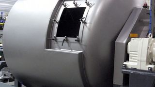 Ein wesentlicher Einsatzbereich der Mischer von Lindor ist das homogene Mischen von Granulat, um durch die Extrusion entstandene Qualitätsunterschiede auszugleichen. (Bild: Lindor)